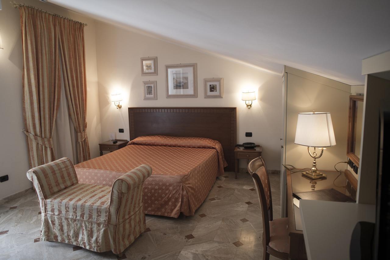 Hotel La Colonnina Monterosso al Mare Buitenkant foto